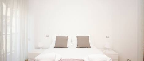 Apartment (2 Bedrooms) | 2 bedrooms, iron/ironing board, bed sheets