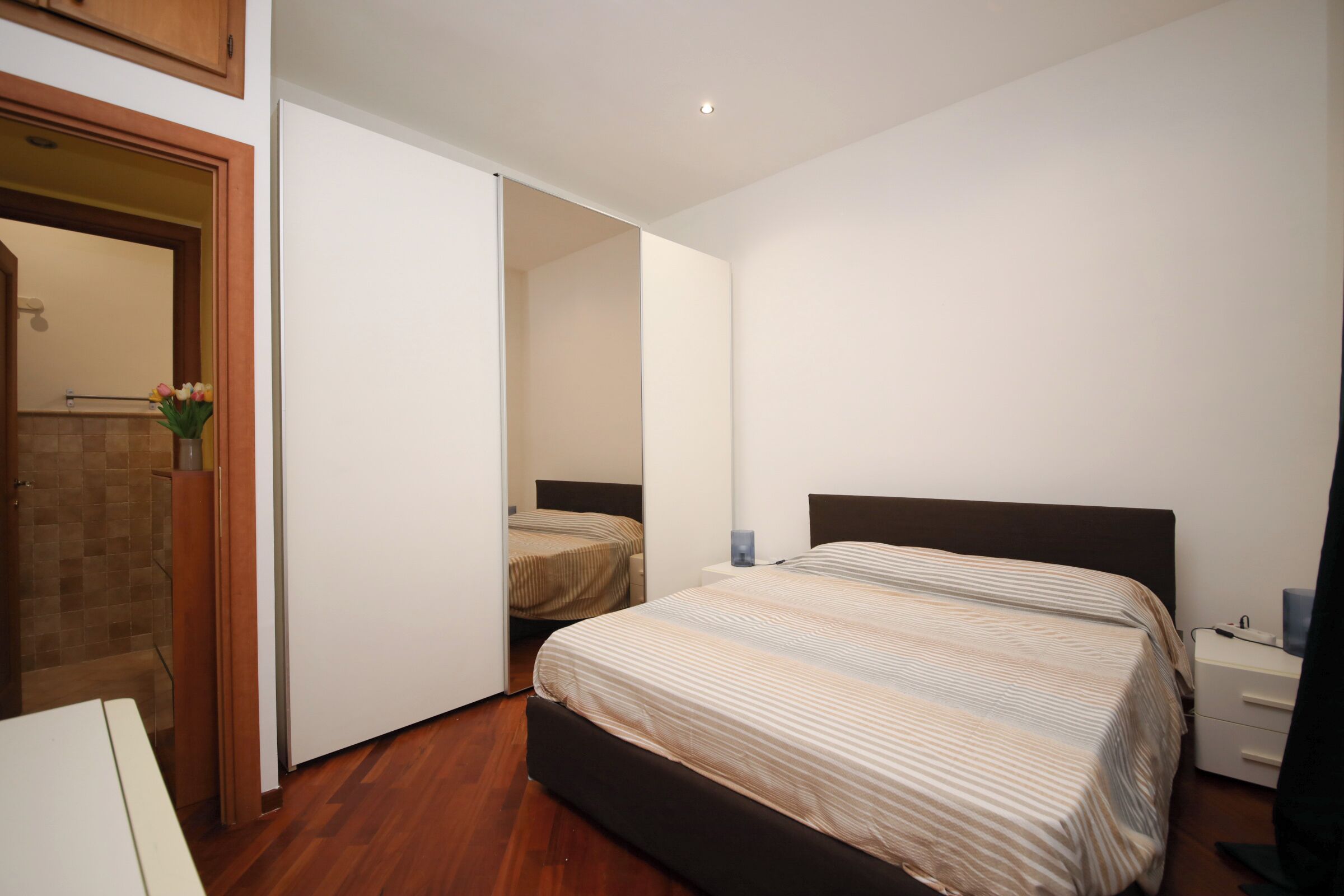 1 bedroom, iron/ironing board, cots/infant beds, bed sheets