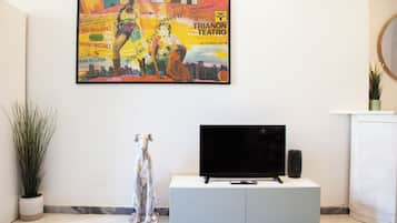 Estudi (0 Bedroom) | Sala d'estar | Televisor de 32 polzades amb canals per cable