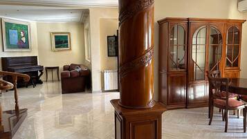 Villa (3 Bedrooms) | Living area