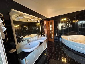 Villa | Bathroom - Villa Visconti by Ghor (Rome)