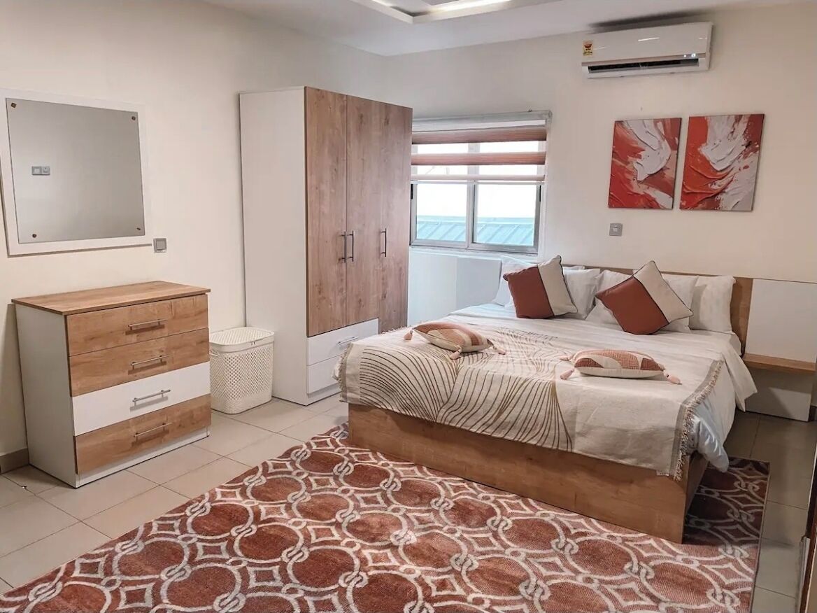 舒适开间, 1 张大床 | 客房内保险箱、笔记本电脑工作区、熨斗/熨板、免费 WiFi