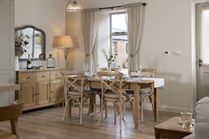 Dining - A stylish, beautifully presented - Shire Cottage (Honington)