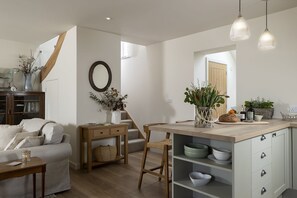 Interior - A stylish, beautifully presented - Shire Cottage (Honington)