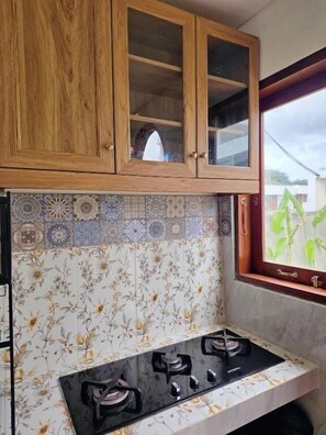 Shared fridge, microwave, dishwasher, cookware/dishes/utensils - The Mahatama Uluwatu (Badung)