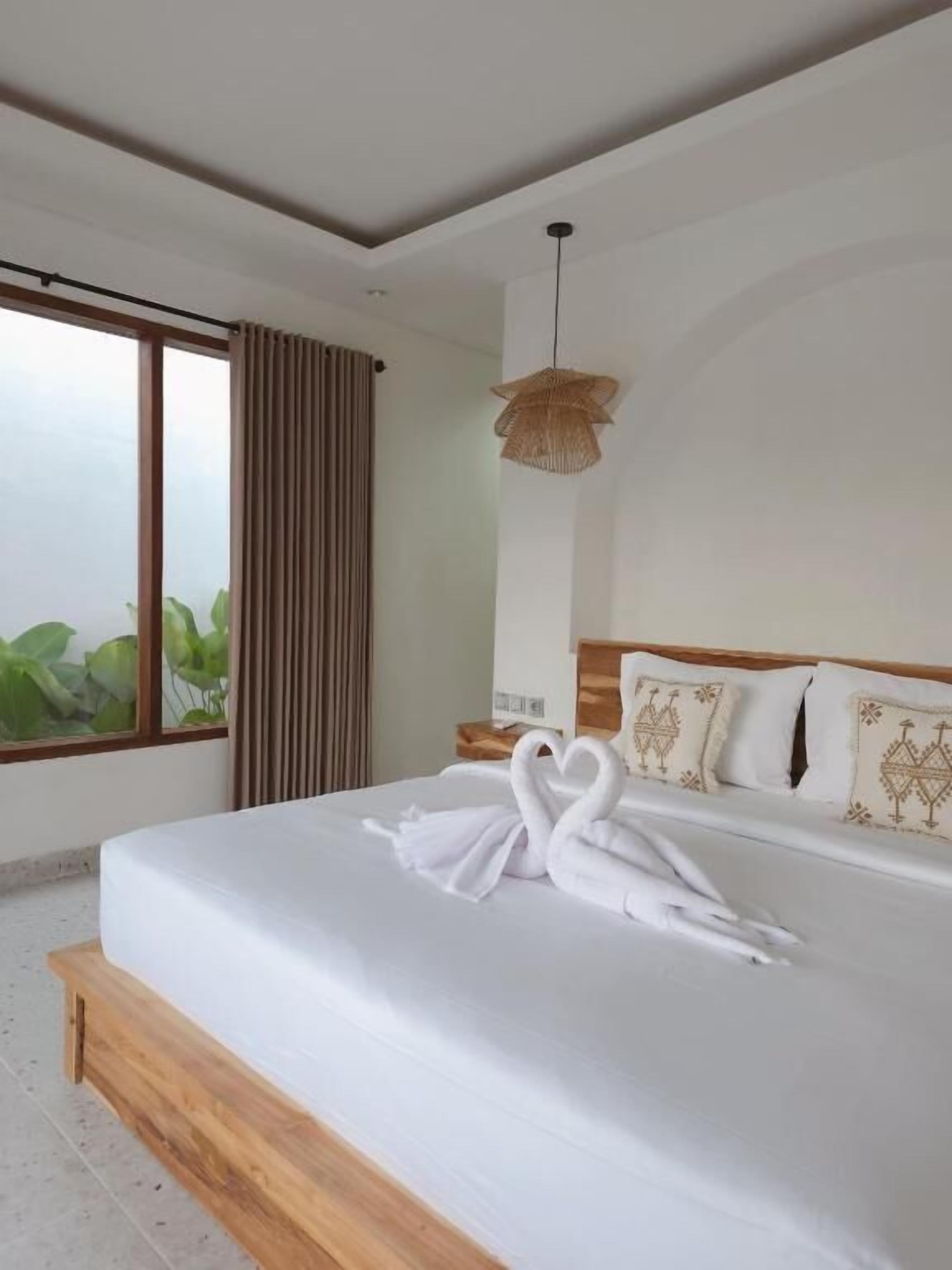 Bàn, truy cập Internet không dây miễn phí 