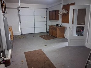 Interior - 3 BR home...the perfect alternative to hotel living for the visiting work crew (Defiance)