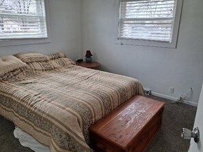 Room - 3 BR home...the perfect alternative to hotel living for the visiting work crew (Defiance)