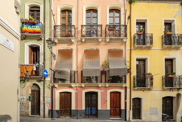 Exterior - Sunset over Sant'Efisio (Cagliari)