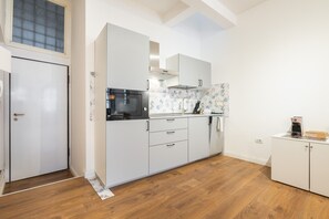 Fridge, microwave, stovetop, dishwasher - Sunset over Sant'Efisio (Cagliari)