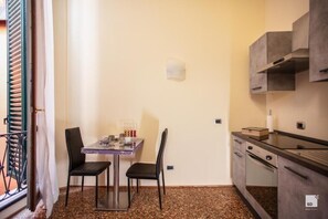 Apartamento, vistas a la ciudad | Cocina privada