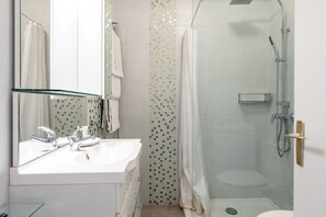 Bathroom - Le Festif studio avec loggia au Carré d'Or (Cannes)