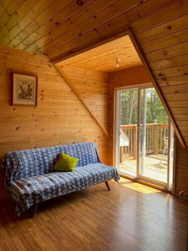 SAMOGETAWAY. Four seasons cottage escape. It features of privacy and wilderness.