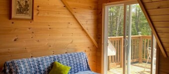 SAMOGETAWAY. Four seasons cottage escape. It features of privacy and wilderness.
