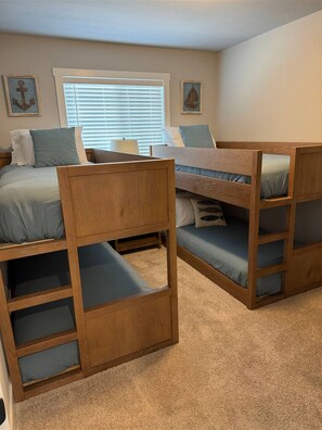 3 chambres, fer et planche à repasser, accès au Wi-Fi (inclus)