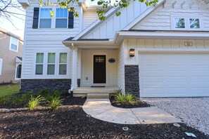 Exterior detail - Northside Retreat -2 pools and hot tub, less than (South Haven)
