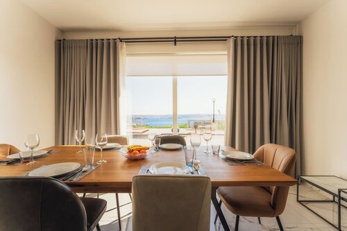 Bright Apartment with Sea & Valley Views | BBQ