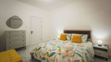 2 bedrooms, iron/ironing board, travel cot, WiFi