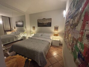 Iron/ironing board, free WiFi - Downtown Riverside (Verona)