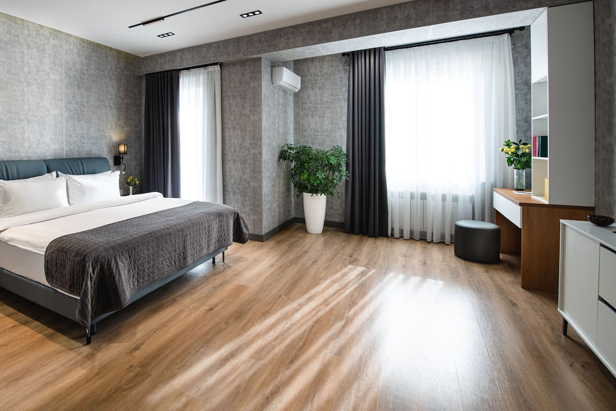 Luxury Apartment | In-room safe, soundproofing, free WiFi
