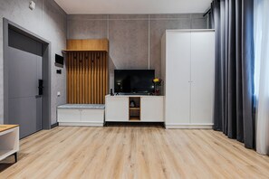 标准双人房或双床房 | 客房内保险箱、免费 WiFi