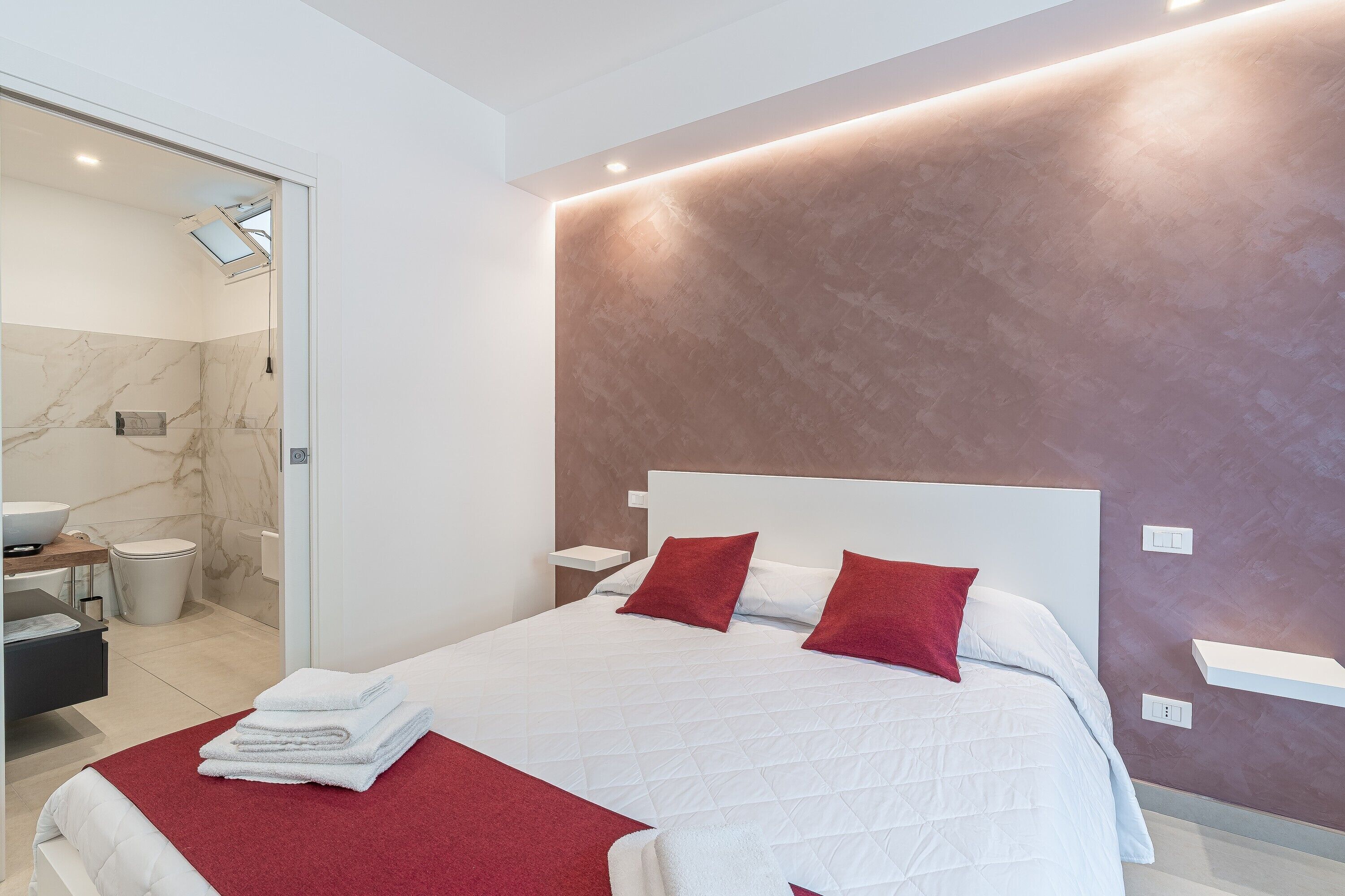 1 camera, Wi-Fi, lenzuola