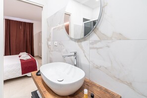 Shower, hair dryer, towels - Aura Beb Bed and Breakfast – Double Room with Private Bathroom (Pachino)