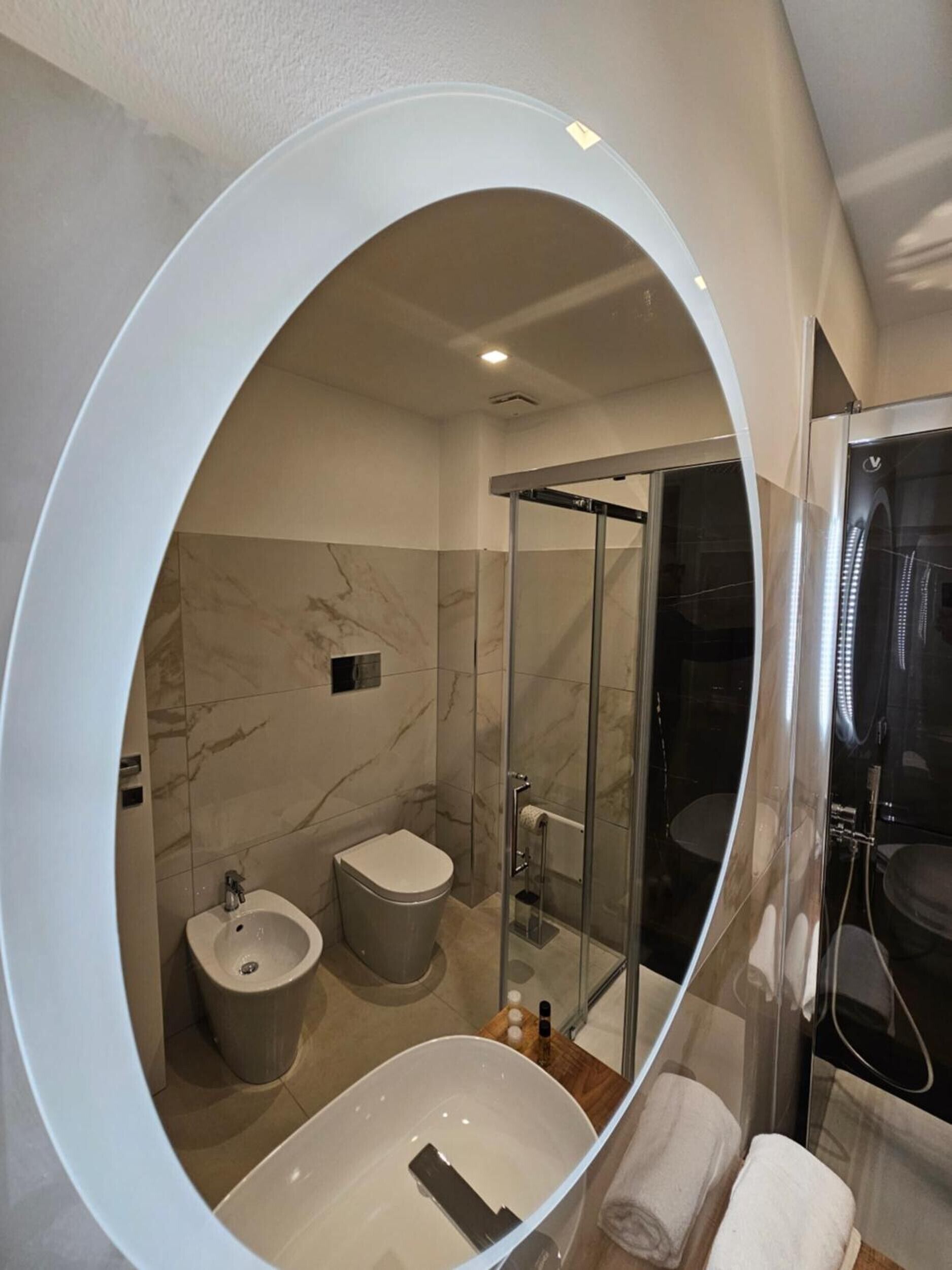 Doccia, asciugacapelli, asciugamani