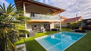 Piscine extérieure, piscine chauffée