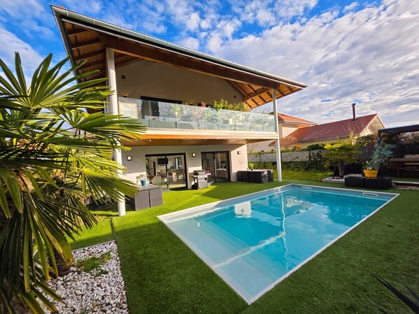 Piscine extérieure, piscine chauffée