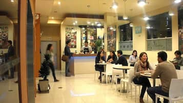 Frukostbuffé varje dag (PEN 25 per person)