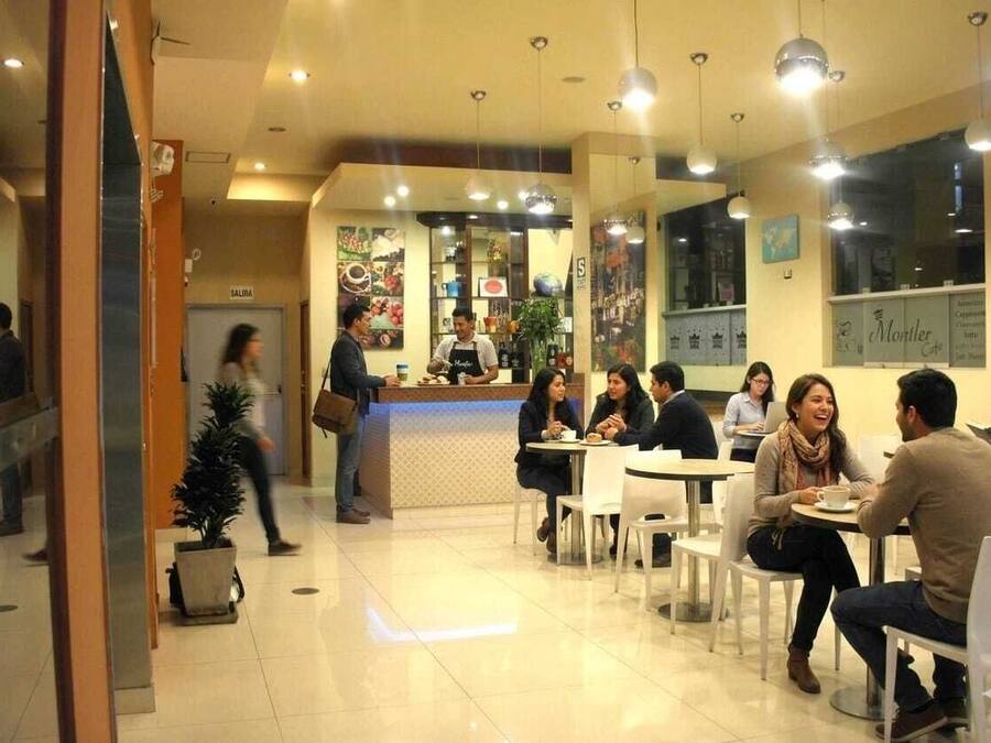 Daily buffet breakfast (PEN 25 per person)