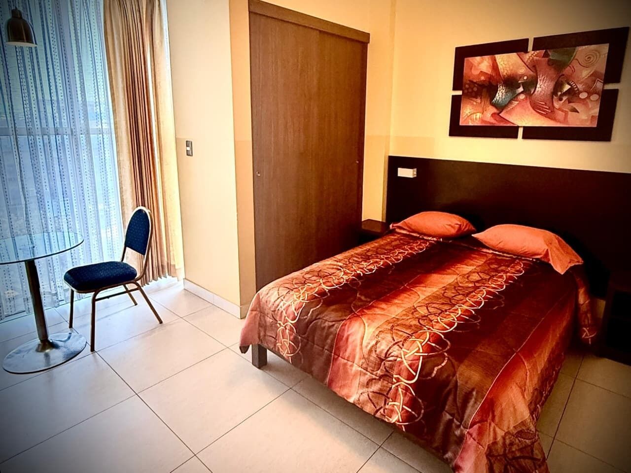 Laptop workspace, free WiFi