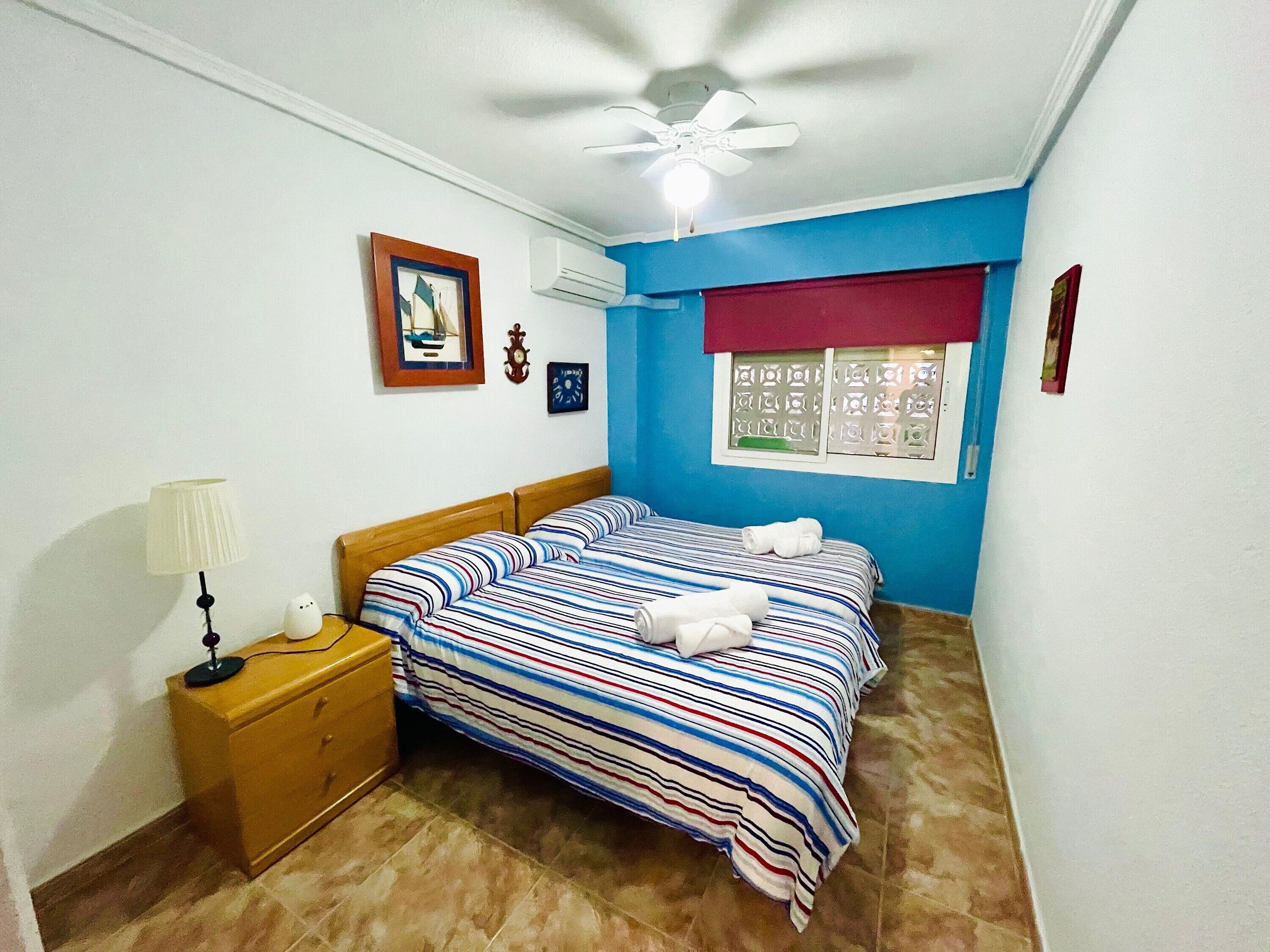 4 slaapkamers, een strijkplank/strijkijzer, wifi, beddengoed