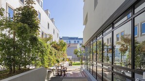 Khuôn viên nơi lưu trú