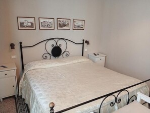 Tripla Standard | Una cassaforte in camera, Wi-Fi gratuito