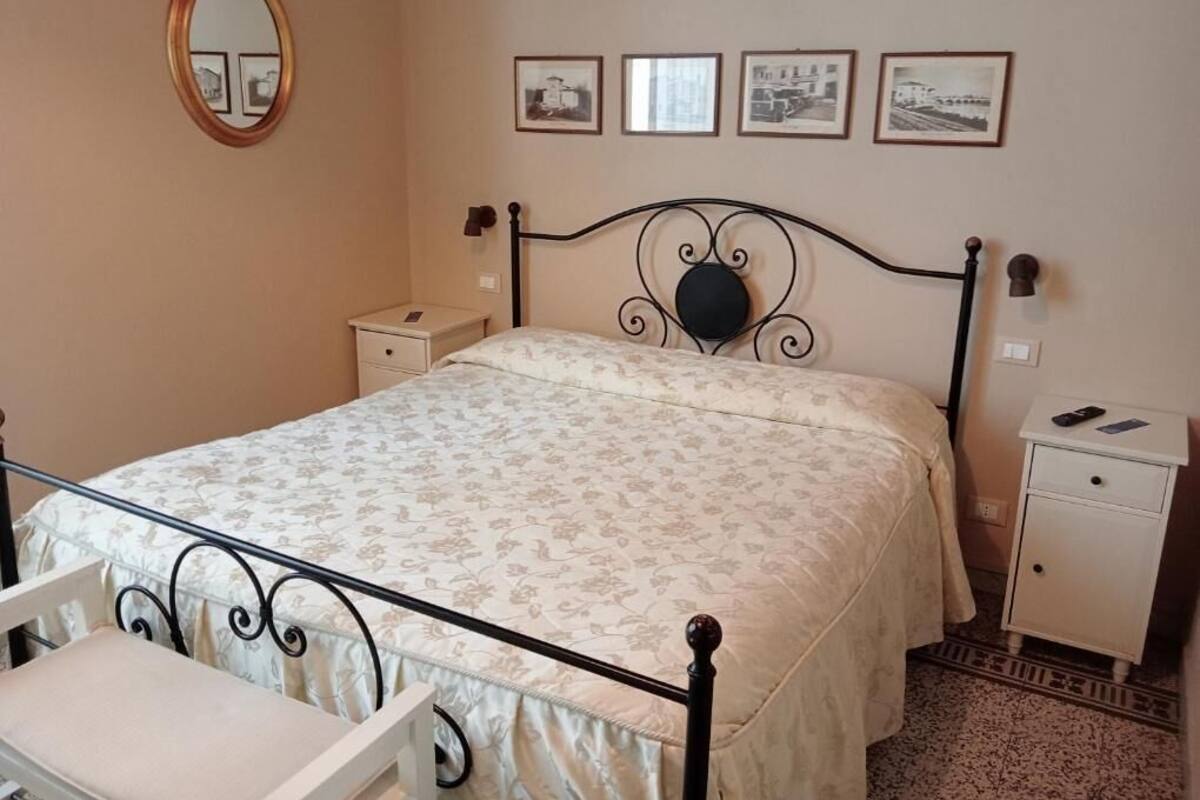 Standard Triple Room | In-room safe, desk, laptop workspace, WiFi (free)