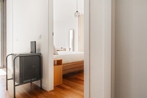 Bügeleisen/Bügelbrett, kostenloses WLAN, Bettwäsche