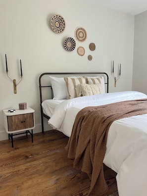 House, Multiple Beds, Hot Tub (The 312 House) | 4 bedrooms, individually decorated, individually furnished, bed sheets - The 312 House A Boho Retreat Hocking Hills (Logan)