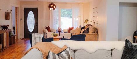 Ferienhaus, Mehrere Betten, Whirlpool (The 312 House) | Wohnbereich