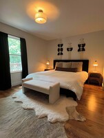 House, Multiple Beds, Hot Tub (The 312 House)