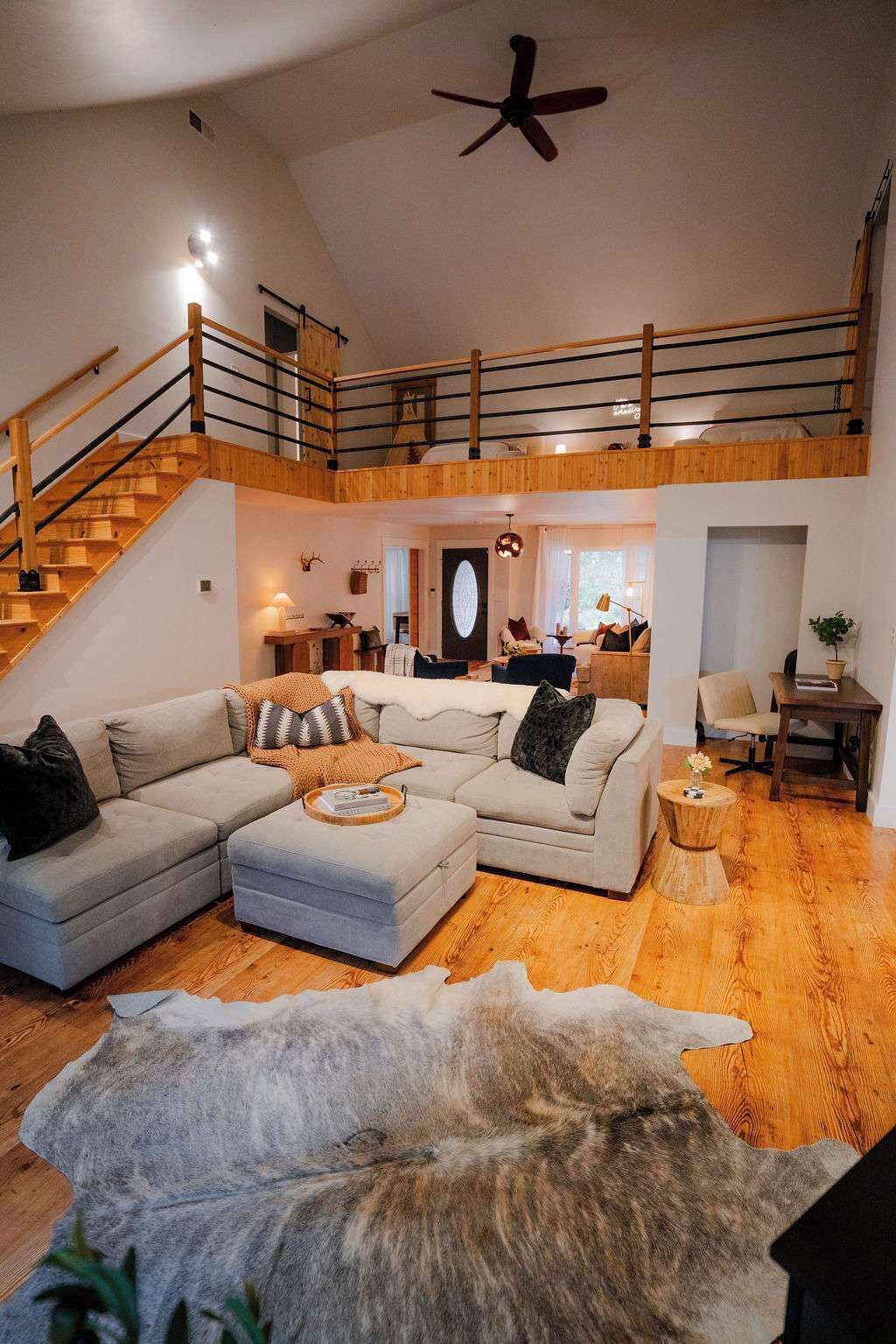 House, Multiple Beds, Hot Tub (The 312 House) | Living area