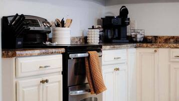 Maison, plusieurs lits, bain à remous (The 312 House) | Cuisine privée