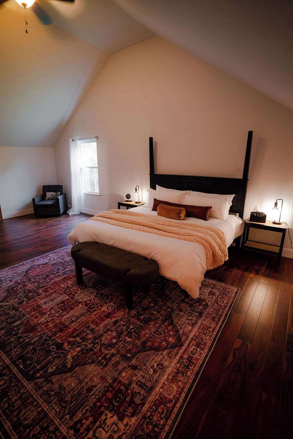 独立别墅, 多张床, 热水浴缸 (The 312 House) | 4 多间卧室、特色装修、特色家居、床单