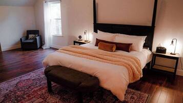 House, Multiple Beds, Hot Tub (The 312 House)