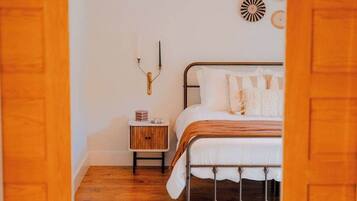 Ferienhaus, Mehrere Betten, Whirlpool (The 312 House) | 4 Schlafzimmer, individuell dekoriert, individuell eingerichtet