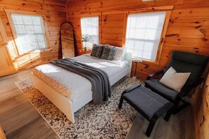 Cabin, Multiple Beds, Patio (Cedar Villa) | 2 bedrooms, individually decorated, individually furnished, bed sheets