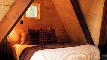 Cabin, Multiple Beds, Hot Tub, Partial Sea View (NordHavn) | 2 bedrooms, individually decorated, individually furnished, bed sheets