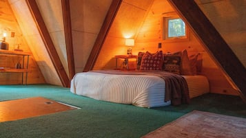 Cabaña, varias camas, hidromasaje, vista parcial al mar (NordHavn) | 2 habitaciones, decoración personalizada y muebles diferentes