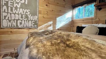 Cabin, Multiple Beds, Hot Tub, Partial Sea View (NordHavn) | 2 bedrooms, individually decorated, individually furnished, bed sheets